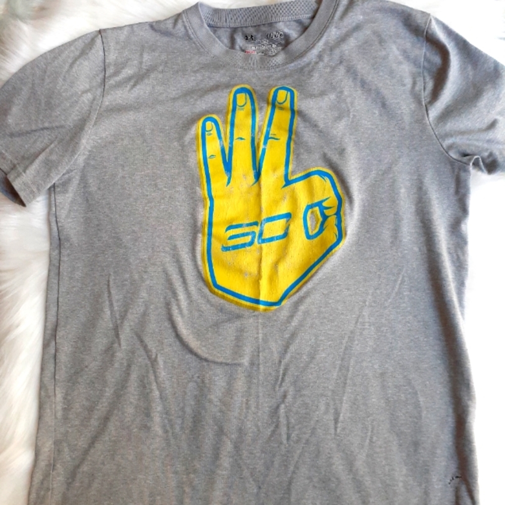Stephen Curry 3 Point Shot T Shirt, Sz. L